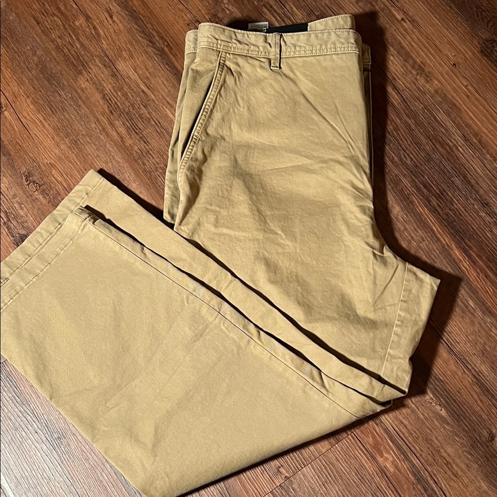 NWT Women’s Banana Republic Petite High Rise Chinos